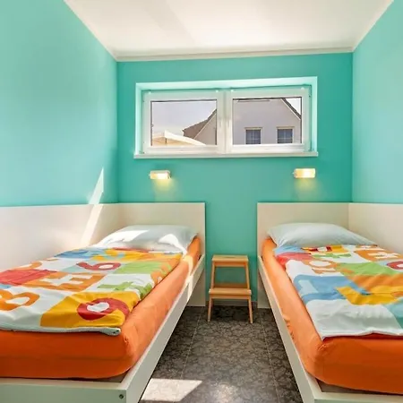 With 1 Bedroom *